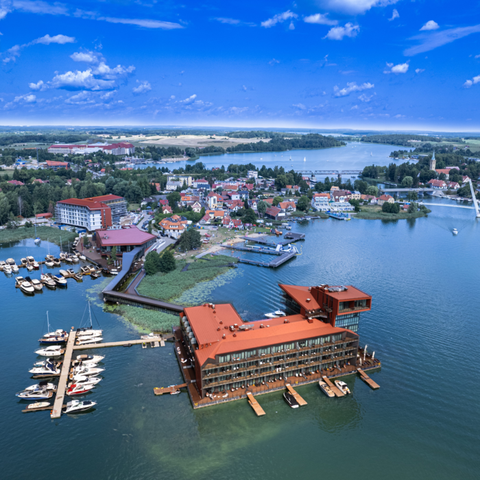 Mazury w czerwcu – dlaczego Ptasia Wyspa to najpiękniejsze miejsce na długi weekend